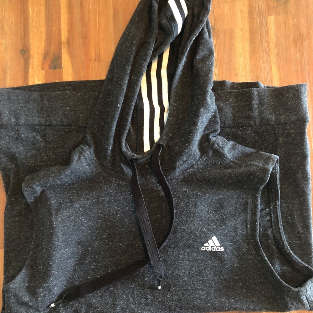 Sleeveless hoodie